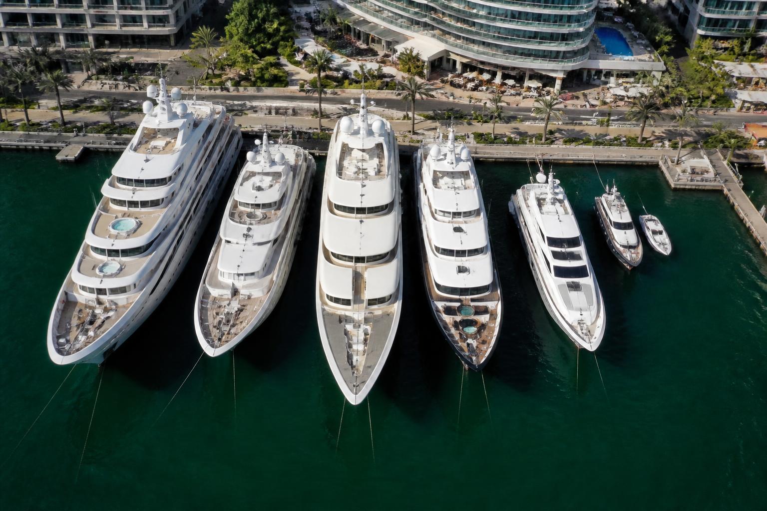 Fuß, Kabinen, Gästezahl: wie man die richtige Yachtgröße für sich findet
